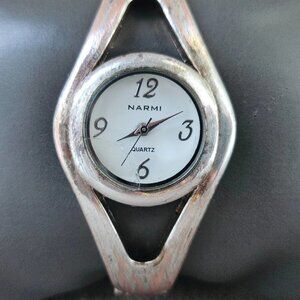 Vintage Narmi Ladies Wristwatch Silver Tone Cuff Band Analog Quartz Wrist Watch